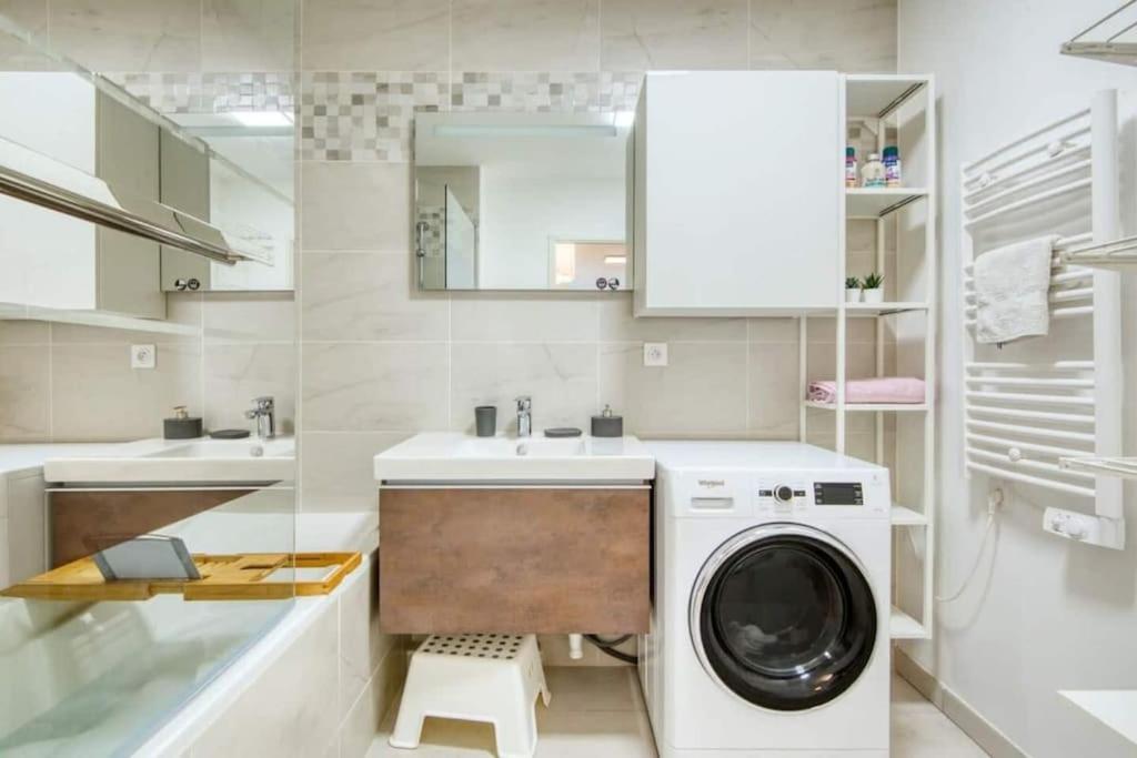 Апартаменты Le Fonction, Meuble 4 Etoiles, Avec Parking Boxe Экс-ан-Прованс Экстерьер фото